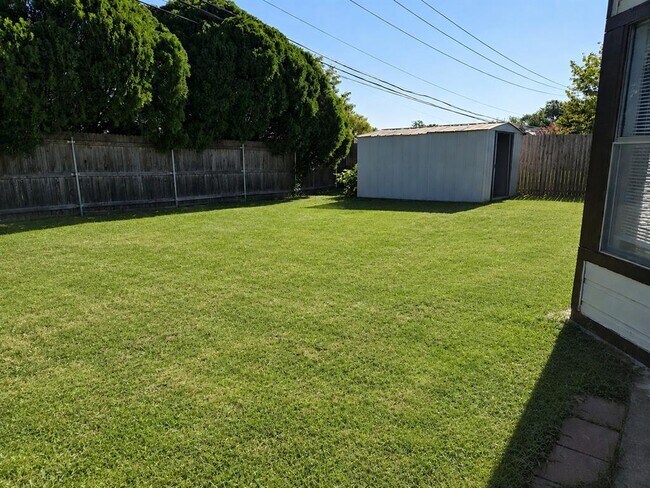 Building Photo - 217 Cypress Dr