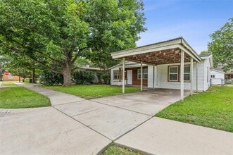 Building Photo - 5805 Tracyne Dr