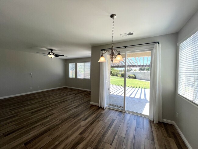 Building Photo - 5418 Sweet Sunblaze Ave