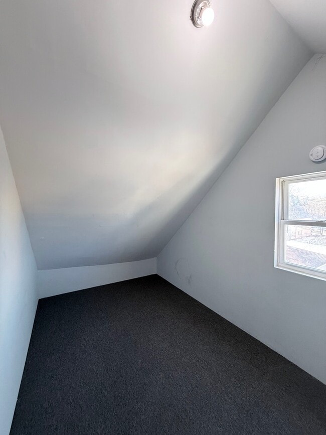 Building Photo - 1520 S Kedvale Ave