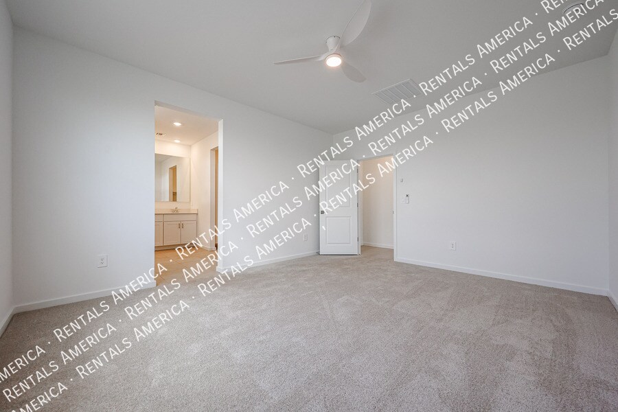 Building Photo - 3380 N Camden Dr