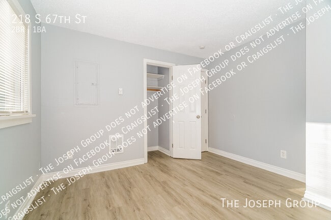 Building Photo - 218 S 67th St