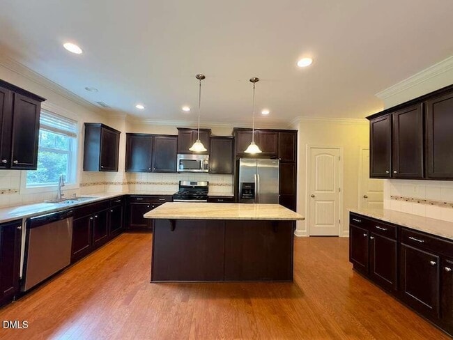 Building Photo - 4008 Vallonia Dr