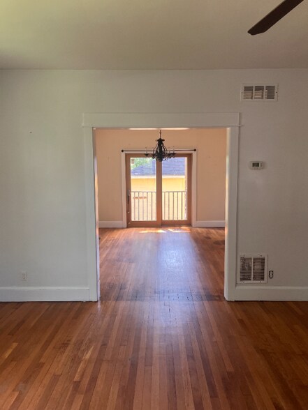 Building Photo - 1046 Trenton Rd