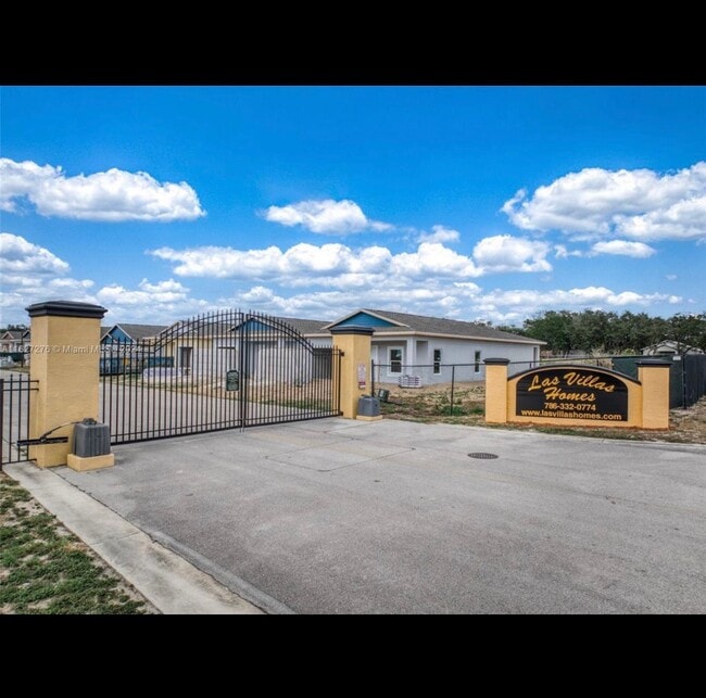 Building Photo - 1468 Las Villas Blvd