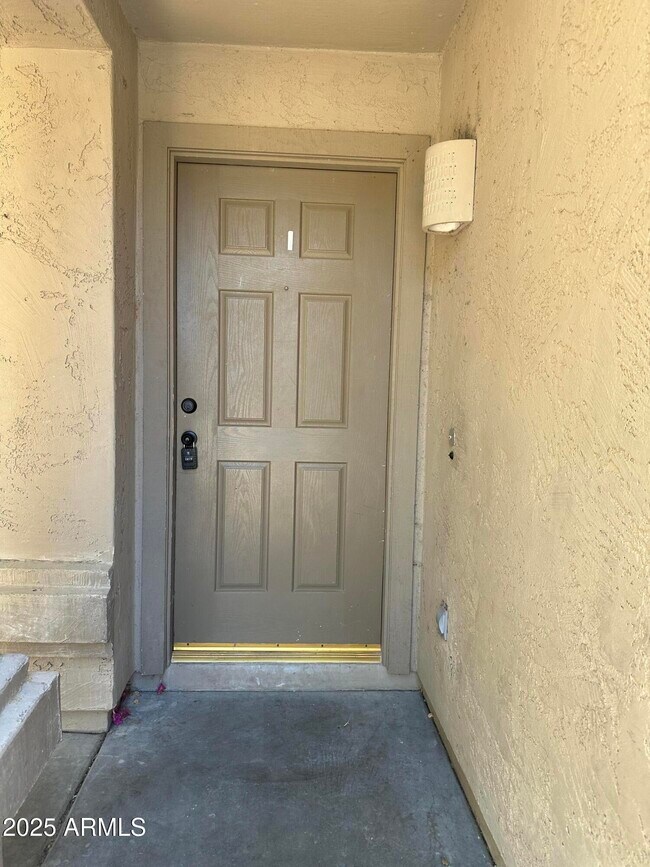 Building Photo - 25211 W Lamont Ave