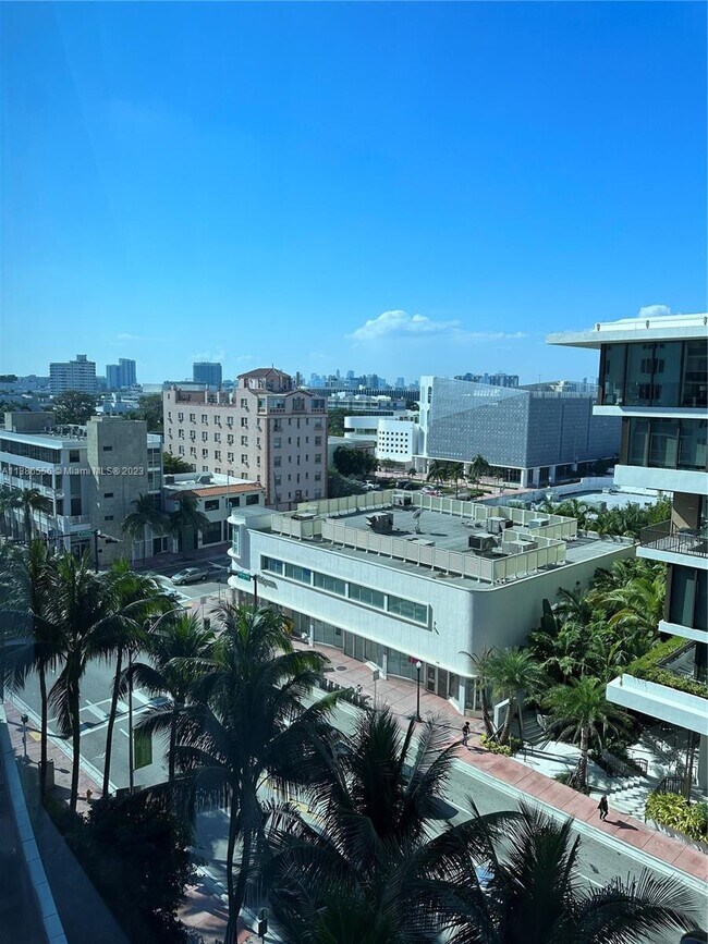 Building Photo - 2301 Collins Ave