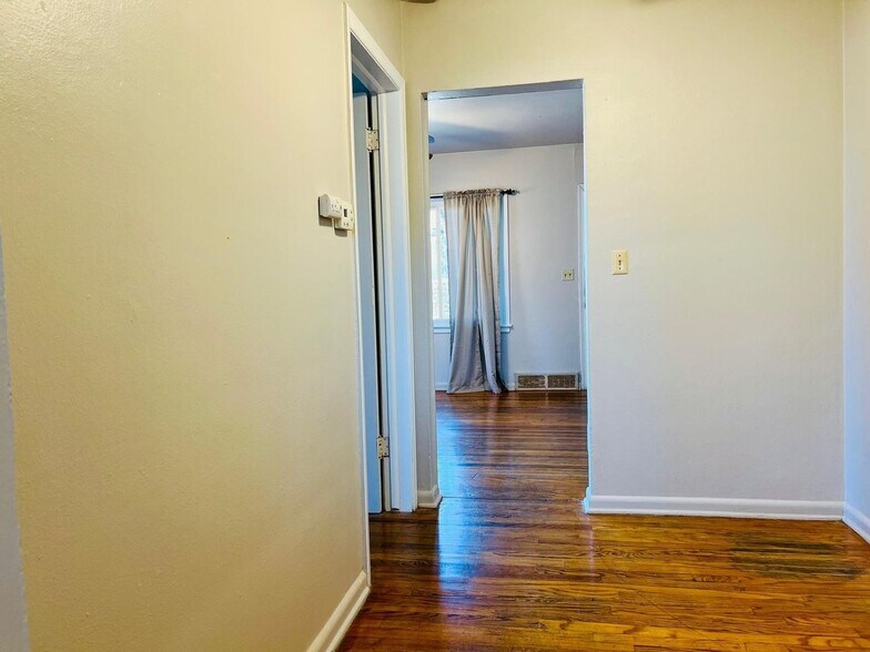 Building Photo - 2120 23rd St