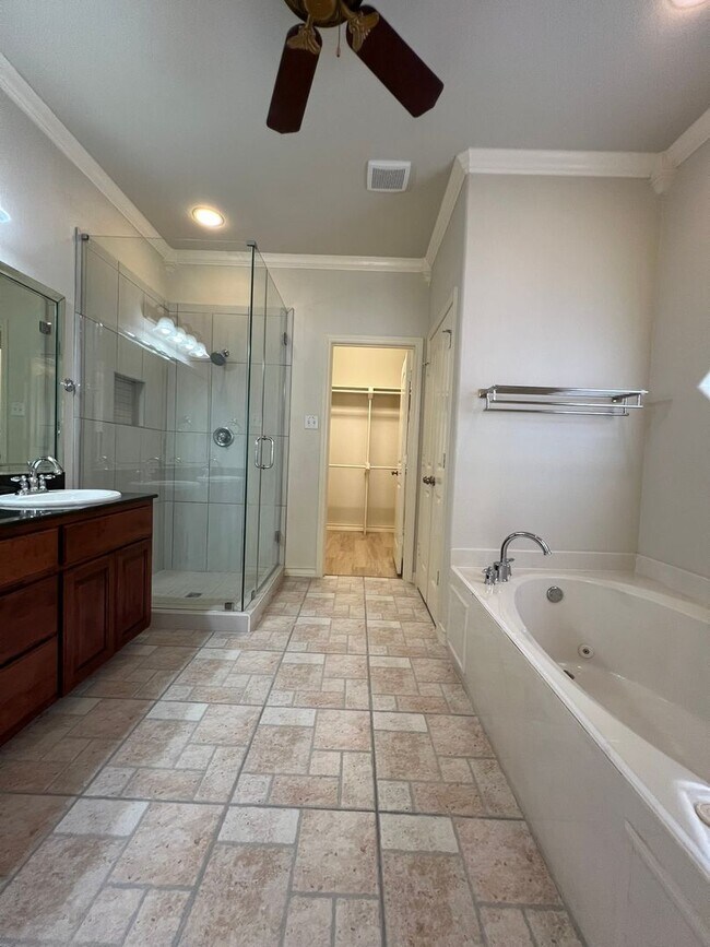 Building Photo - Resort-Style Island Living at Joya Del Mar!