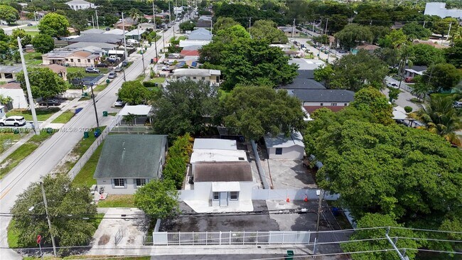 Building Photo - 5725 NW 24th Ave