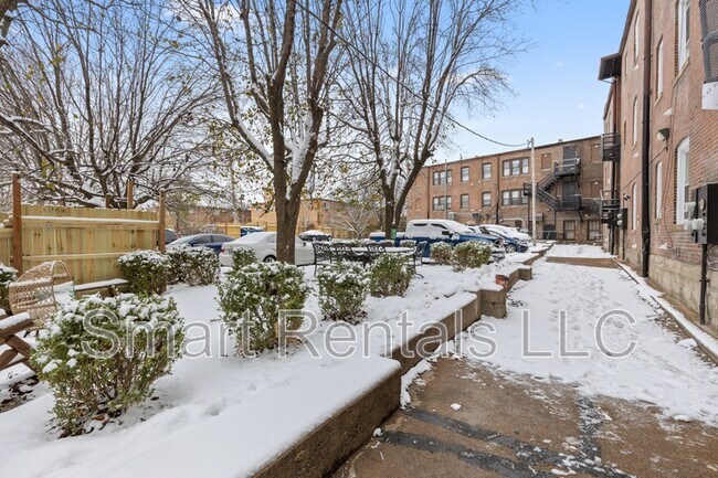 Building Photo - 4205 Ellenwood Ave