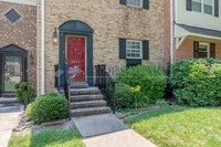 Building Photo - Spacious Townhome with Wood-Burning Fireplace, Large Deck & Storage Room , Convenient North Ridge...