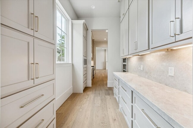 Building Photo - 7203 Tickner St