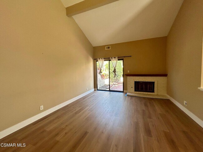 Building Photo - 408 Country Club Dr
