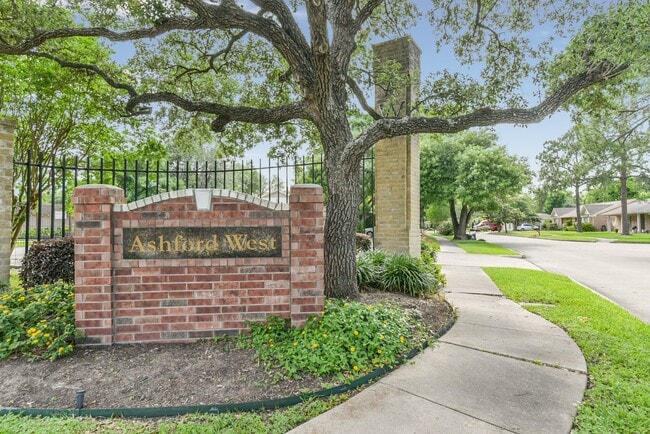 Building Photo - 12919 Westella Dr