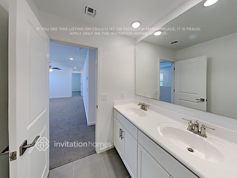 Building Photo - 40471 W Sunland Dr