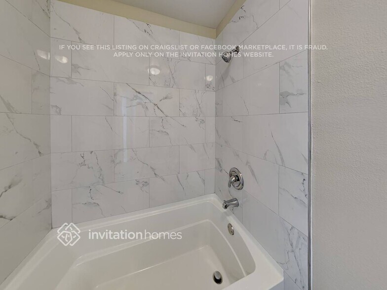 Building Photo - 963 Cantabria Heights Ave