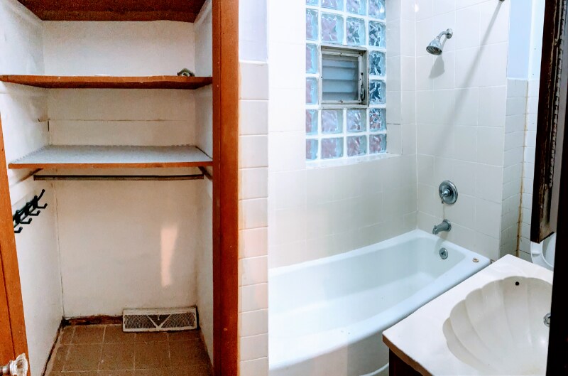 Building Photo - 2934 S Keeley St