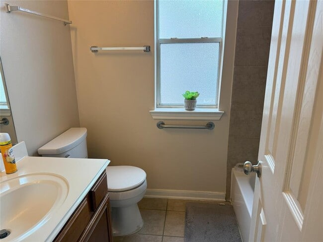 Building Photo - 10518 Rustling Villas Ln