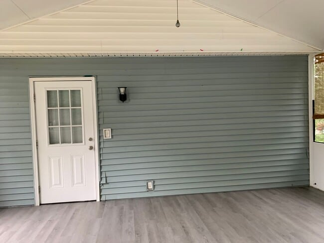 Building Photo - Mount Juliet three bedroom two bath in the...