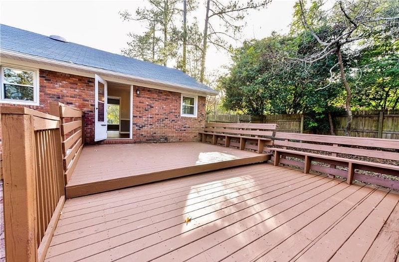 Building Photo - 233 Vivian Dr