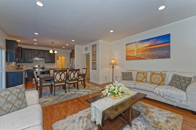 Building Photo - 1 Haywood Ln