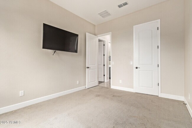 Building Photo - 11807 W Pkwy Ln