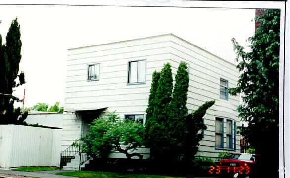 Building Photo - Jennifer Anne Apartments