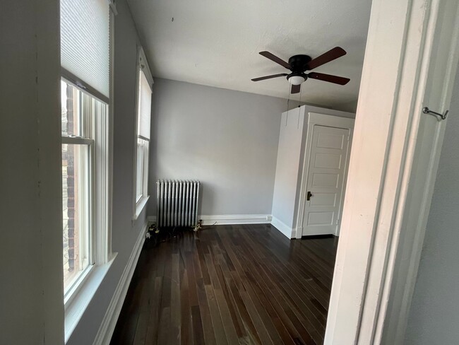 Building Photo - 1565 Chase Ave