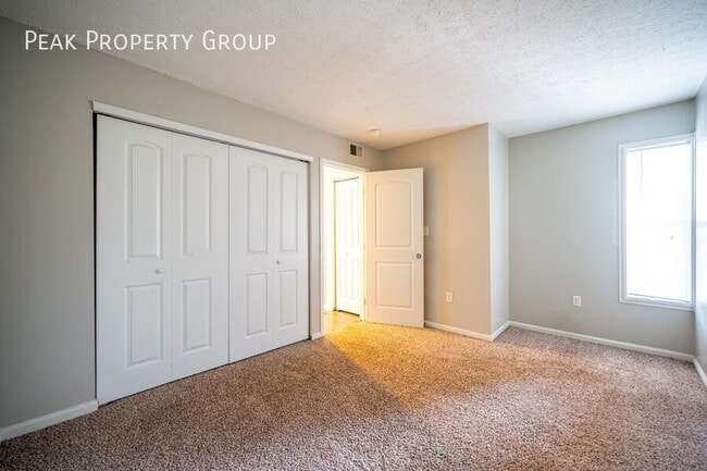 Building Photo - 985 Quay Ave