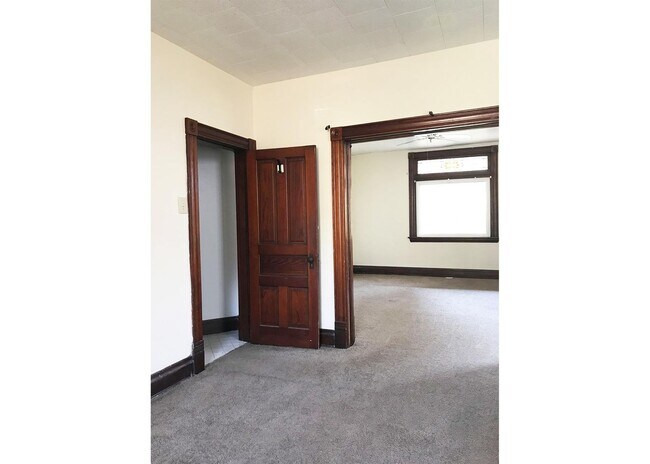 Building Photo - 936 Ludlow Ave