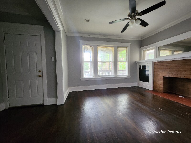 Building Photo - 6738 S Prairie Ave