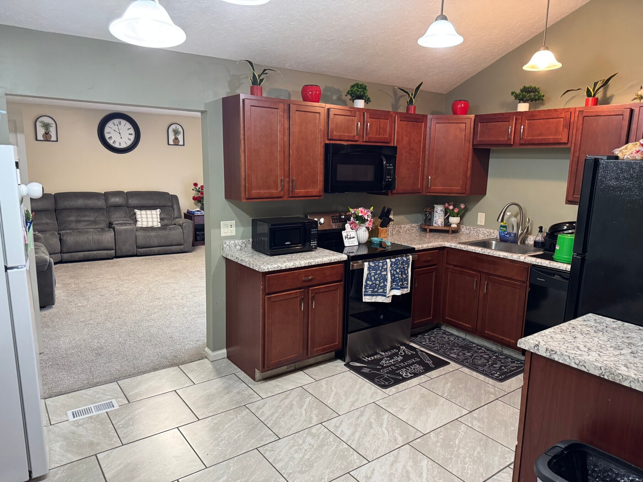 Building Photo - 14020 Barretts Dr