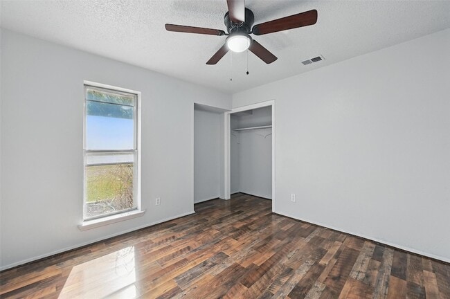 Building Photo - 2306 Lavon Creek Ln