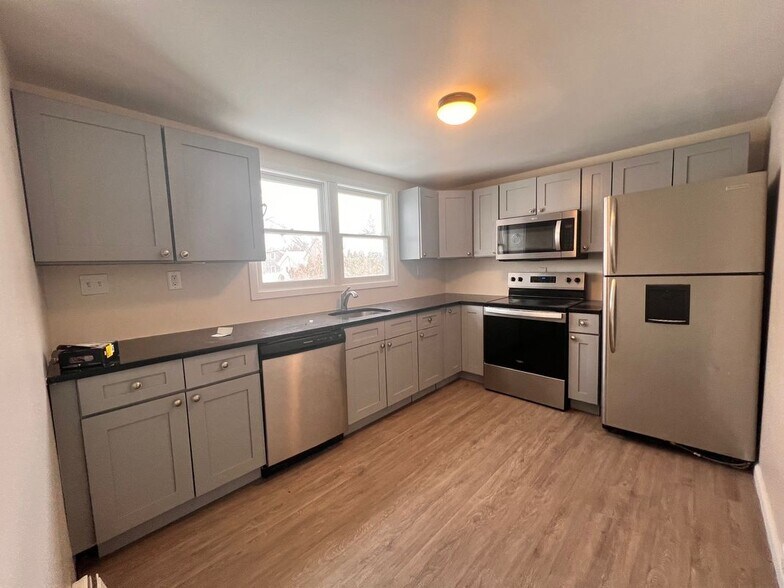 Building Photo - 1983 Central Ave