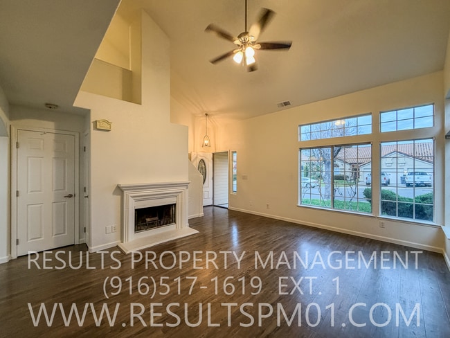 Building Photo - Beautiful Rocklin Light and bright Home!