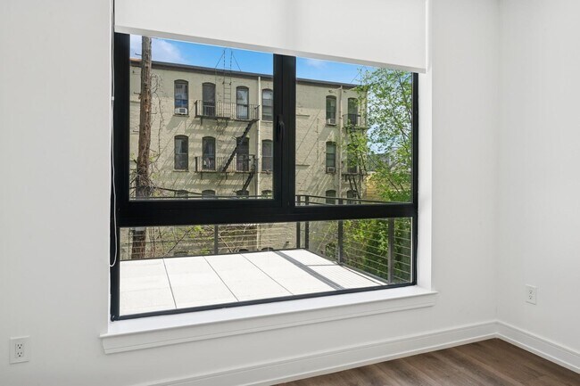Building Photo - 32 Jones St
