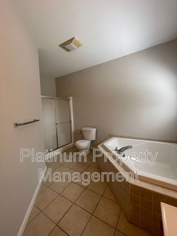 Building Photo - 48 Weyman Ave SW