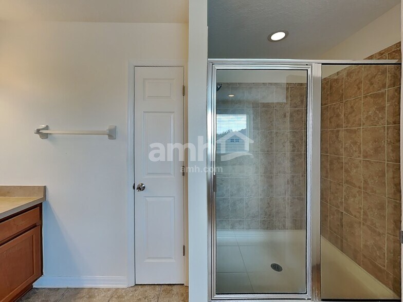 Building Photo - 9207 Seeger Ln