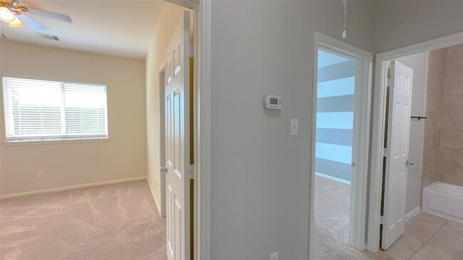 Building Photo - 4106 Mossy Pl Ln