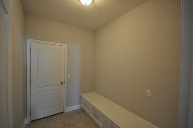 Building Photo - Large Home at Work Golf Village