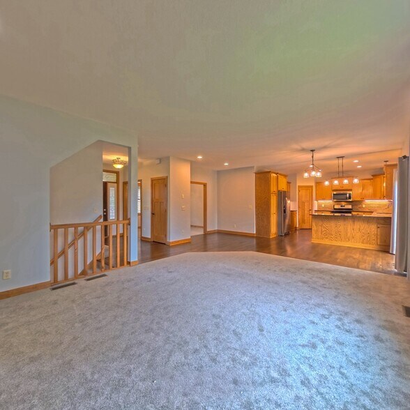 Building Photo - 11956 Castle Rock Ct N