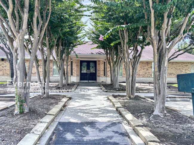 Building Photo - 14815 Wind Cave Ln