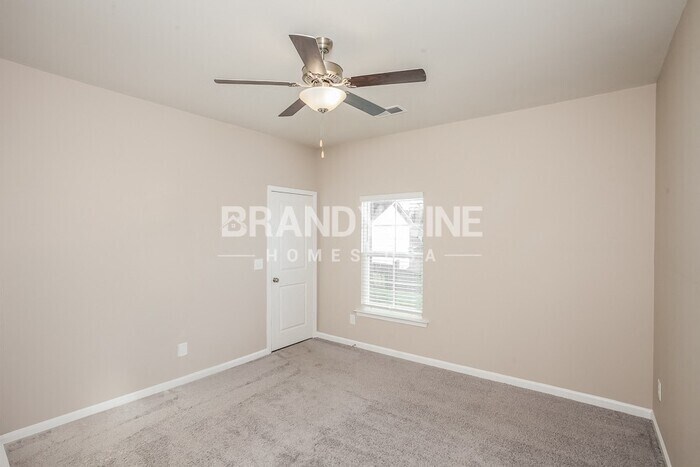 Building Photo - 419 Stonyhurst Dr