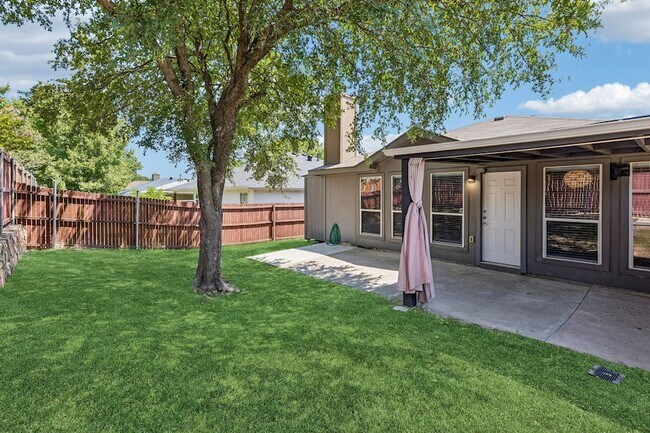 Building Photo - 1001 Margaret Dr