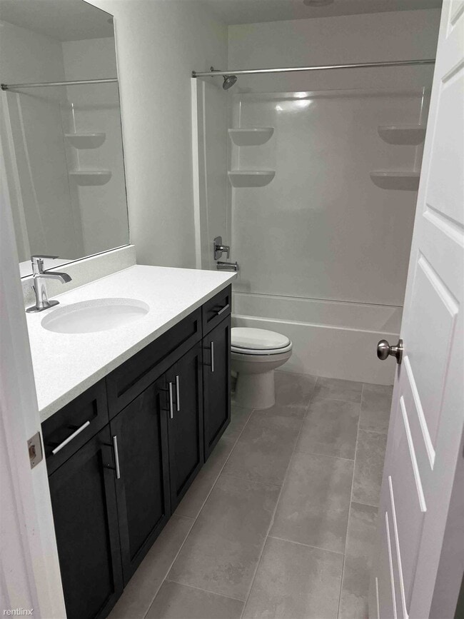 Building Photo - 4 br, 3.5 bath Townhome - 2021 South Sawmi...