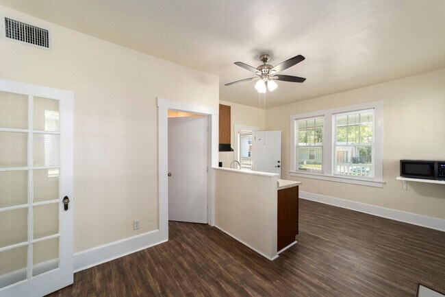 Building Photo - 1022 NW 3rd Ave