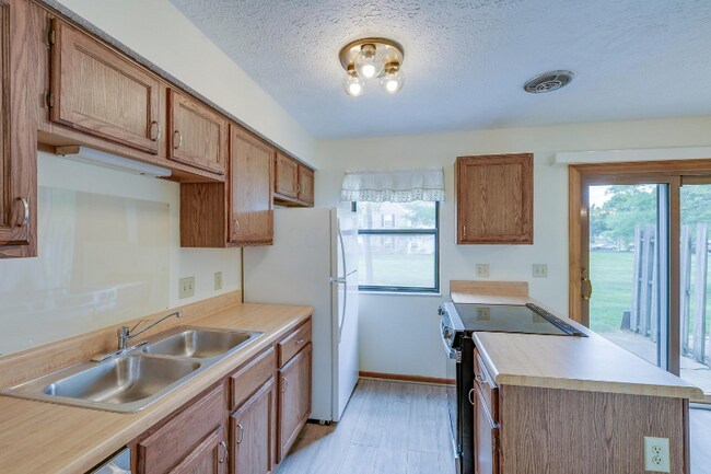 Building Photo - 655 Alta View Ct