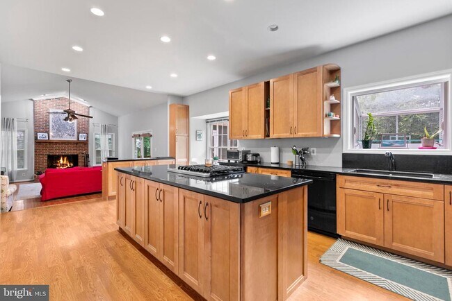Building Photo - 46450 Saffron Ct