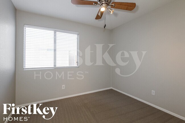 Building Photo - 14391 W Carlin Dr